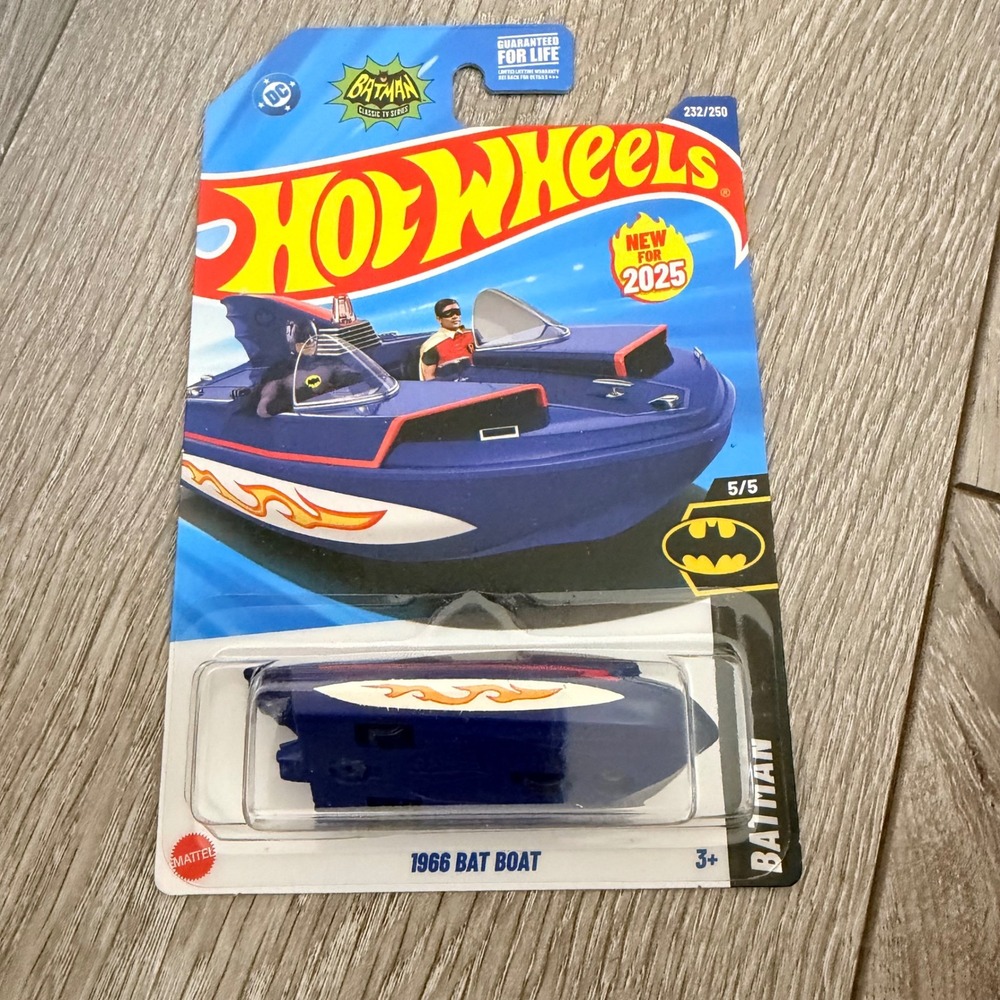 Hot Wheels 1966 Bat Boat Blue Batman Classic TV Series 232/250
